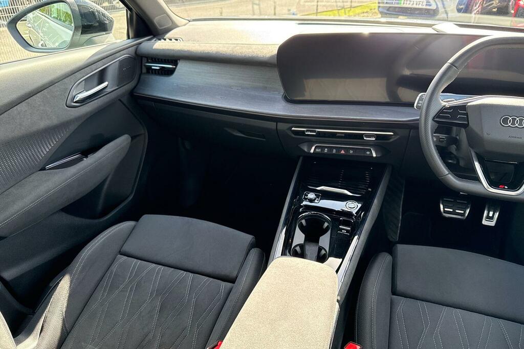 Audi Q3 1.5 E-hybrid Launch Edition Plus S Tronic Grey #14