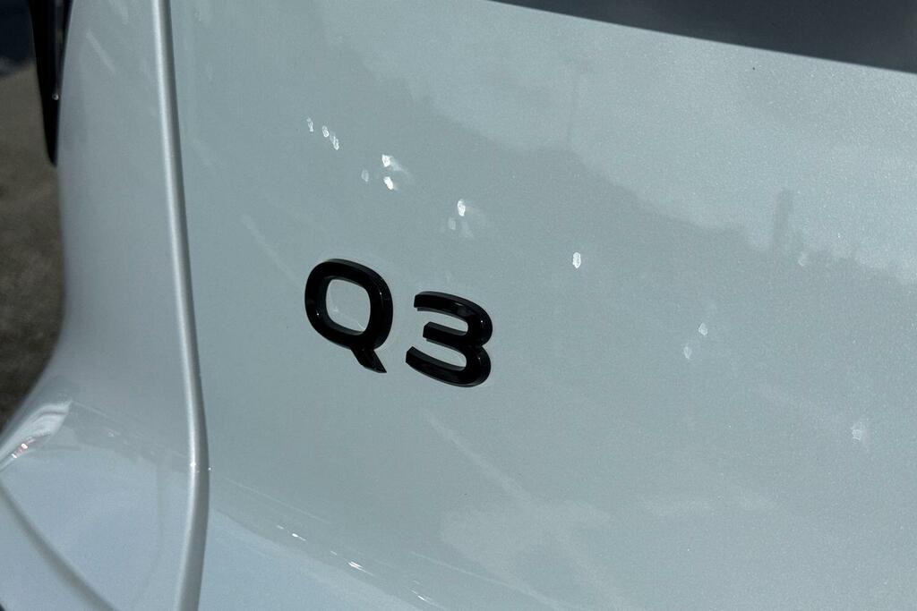Audi Q3 1.5 E-hybrid Launch Edition Plus S Tronic Grey #39
