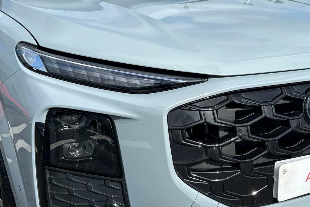 Audi Q3 1.5 E-hybrid Launch Edition Plus S Tronic Grey #16