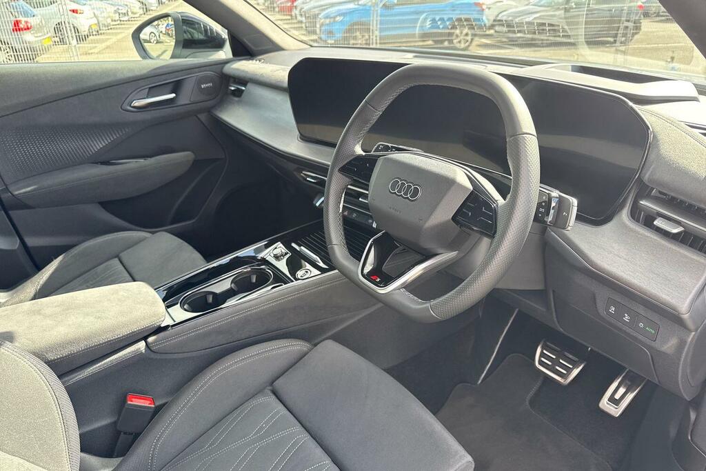 Audi Q3 1.5 E-hybrid Launch Edition Plus S Tronic Grey #7