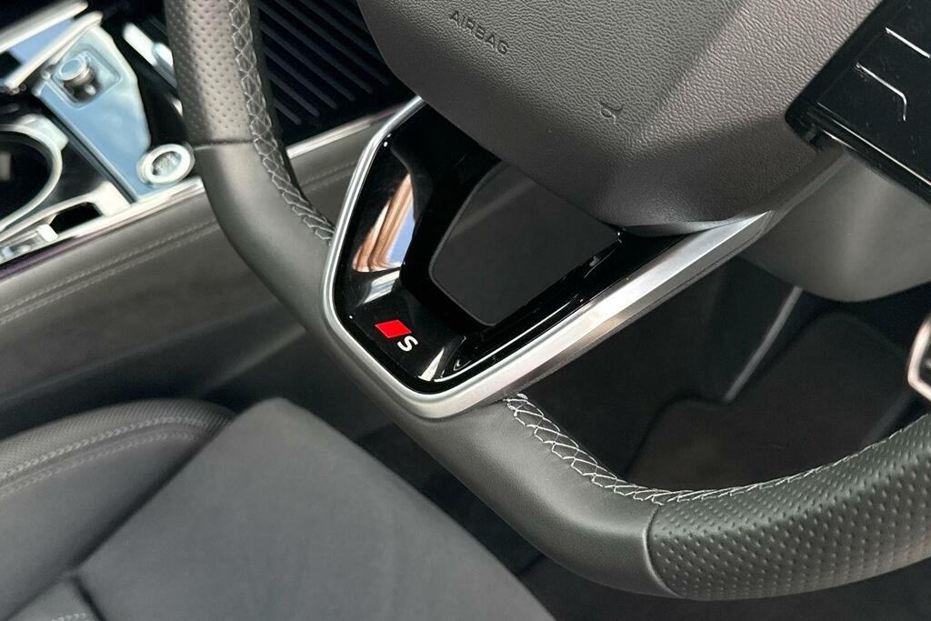 Audi Q3 1.5 E-hybrid Launch Edition Plus S Tronic Grey #34