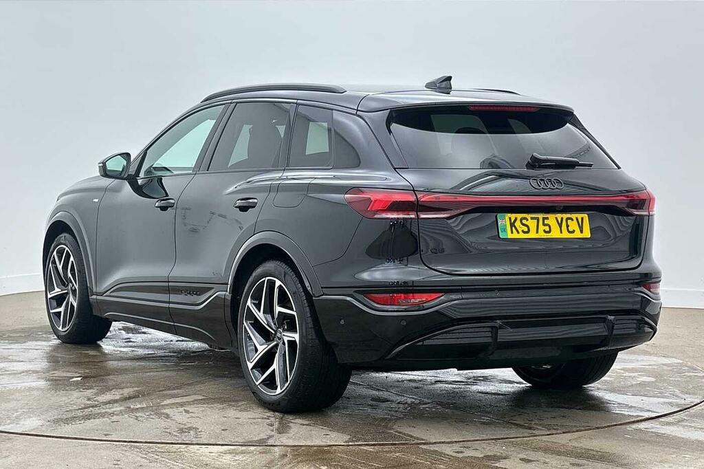 Audi Q6 E-Tron Suv Edition 1 185,00 Kw Black #3