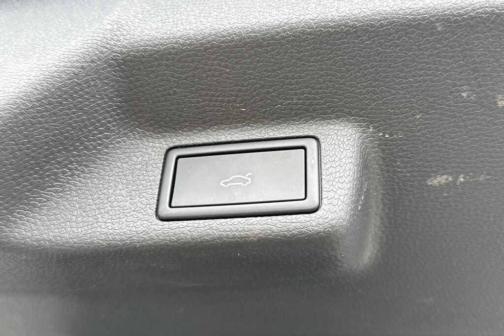Volkswagen ID.Buzz Pro 79Kwh Commerce Panel Van 28 Black #29