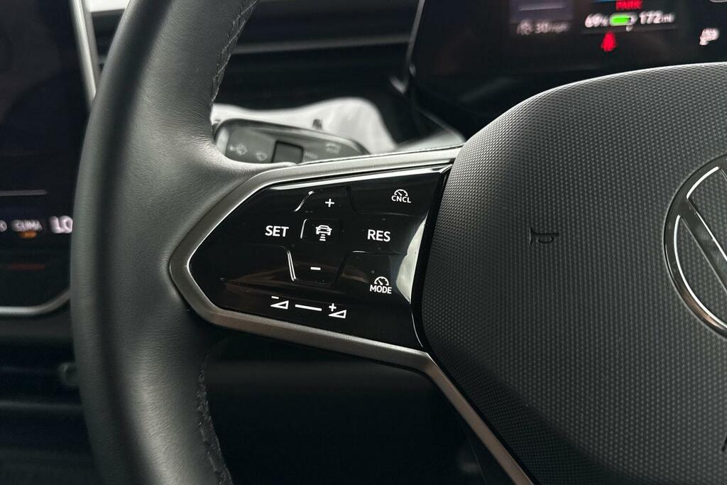Volkswagen ID.Buzz Pro 79Kwh Commerce White #36