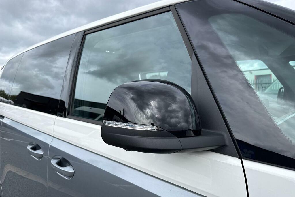 Volkswagen ID.Buzz Pro 79Kwh Commerce White #25