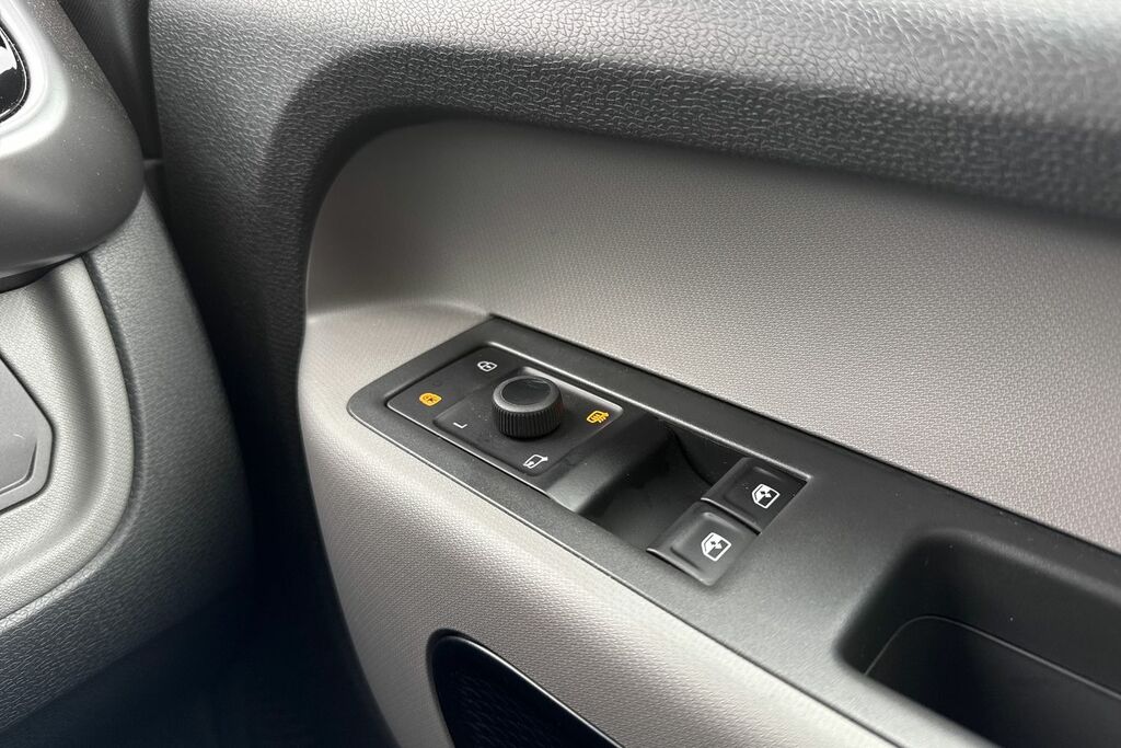 Volkswagen ID.Buzz Pro 79Kwh Commerce Panel Van 28 Black #20