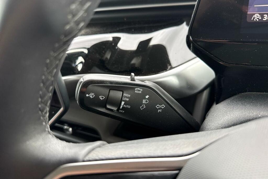 Volkswagen ID.Buzz Pro 79Kwh Commerce White #38