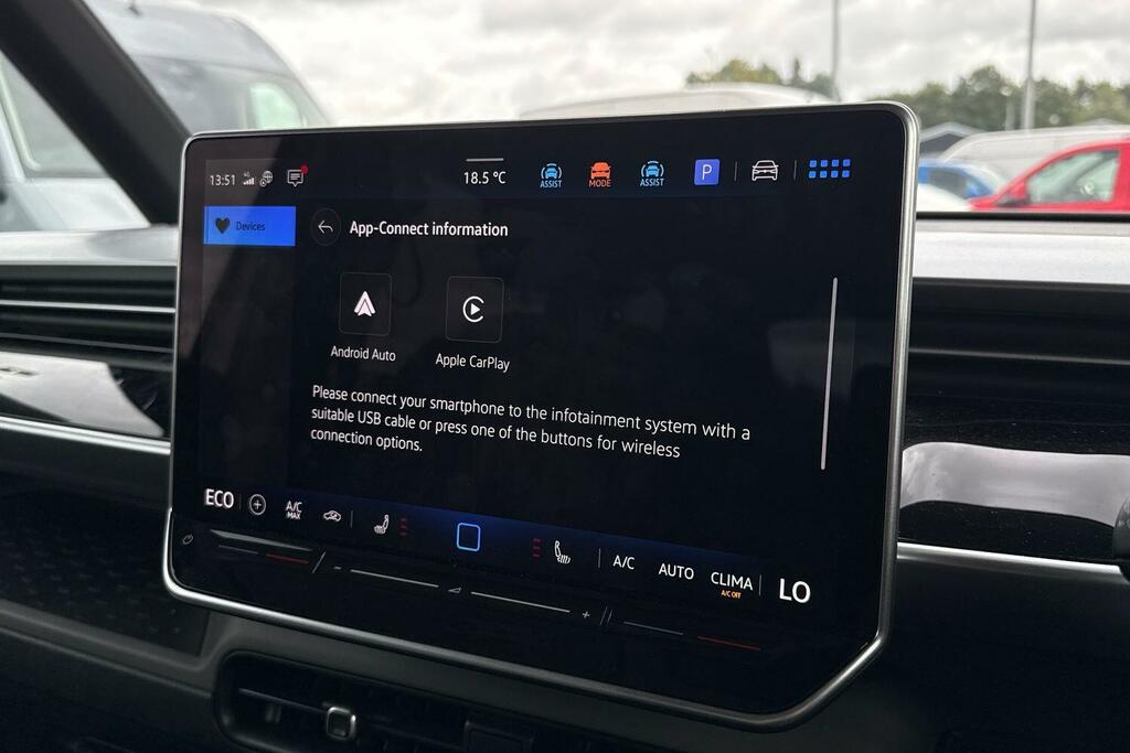 Volkswagen ID.Buzz Pro 79Kwh Commerce White #39