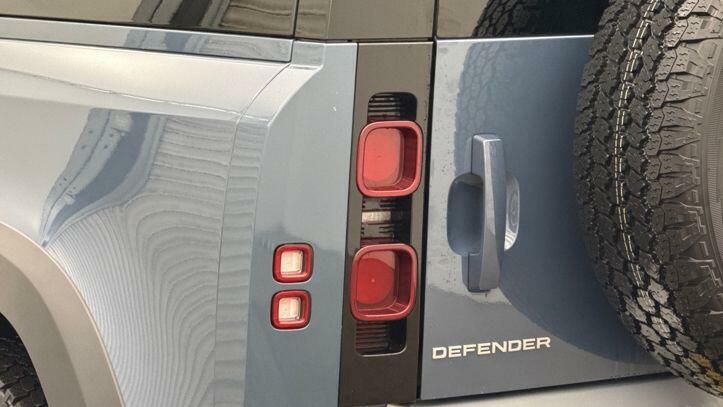 Land Rover Defender X-dynamic Se Red #17