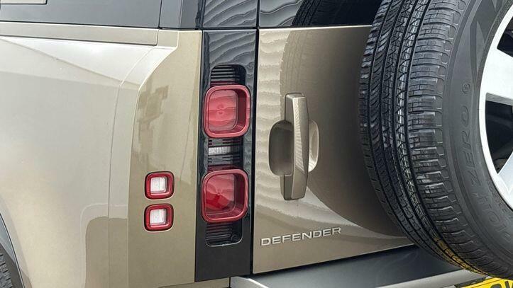 Land Rover Defender 110 X-dynamic Se Black #18
