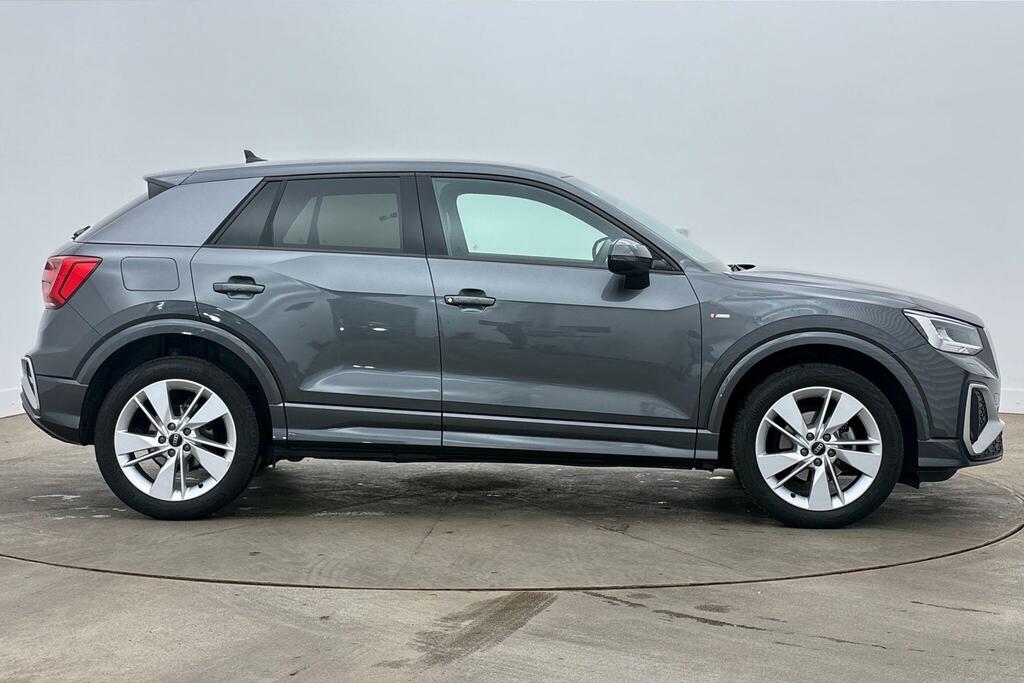 Audi Q2 S Line 35 Tfsi 150 Ps S Tronic Grey #4