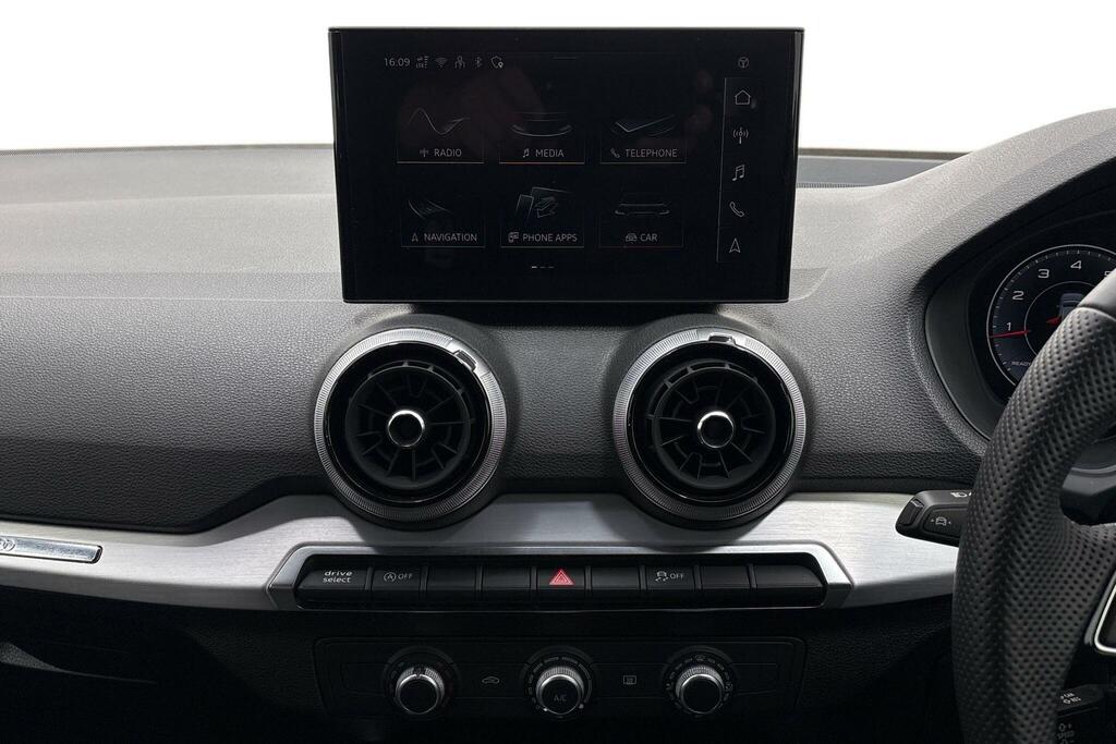 Audi Q2 35 Tfsi Black Edition Black #12