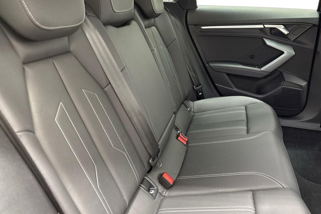 Audi A3 1.5 Tfsi 150 Black Edition Black #9