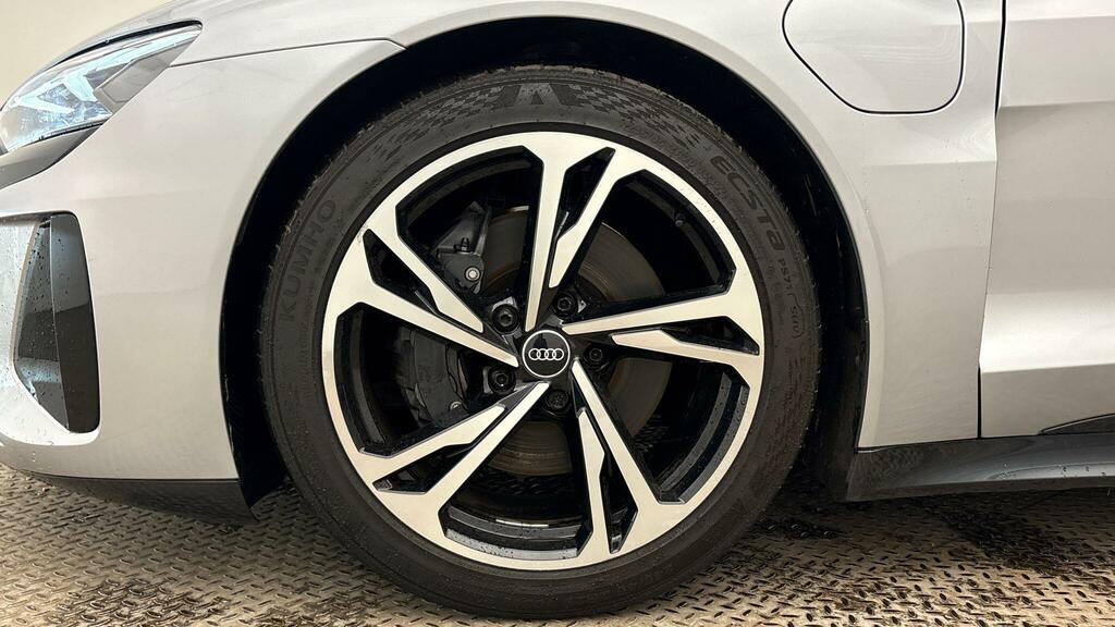 Audi E Tron GT 93.4Kwh Saloon Quattro 476 Ps Silver #5