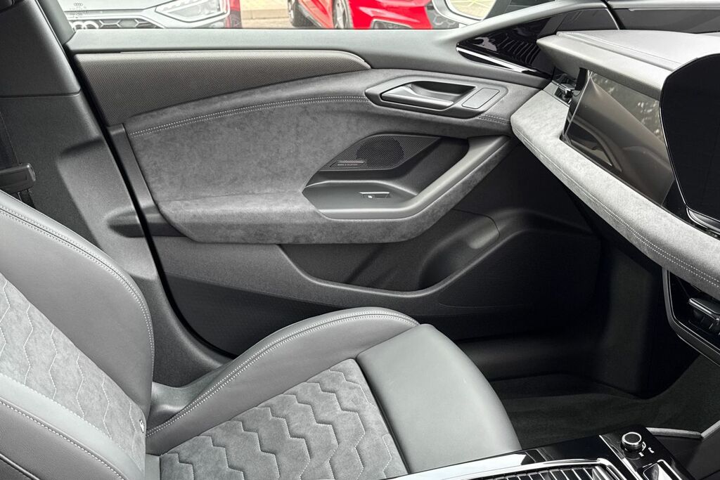 Audi A6 E-tron Avant 100Kwh Performance Black Edition Estate Electr Blue #19