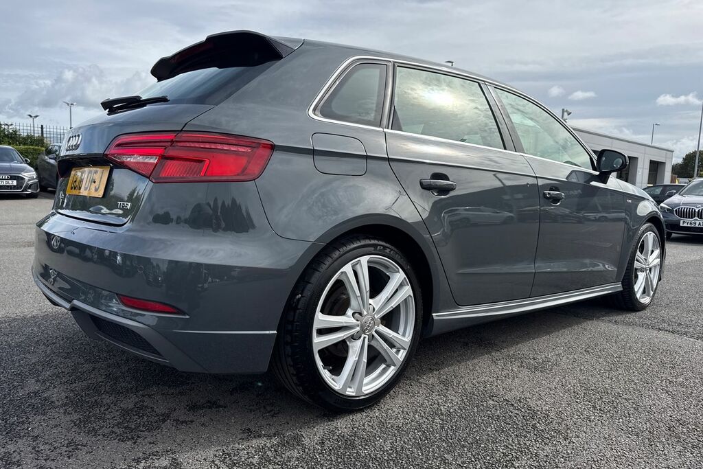 Audi A3 A3 Sportback 35 Tfsi S Line Black Edition White #34