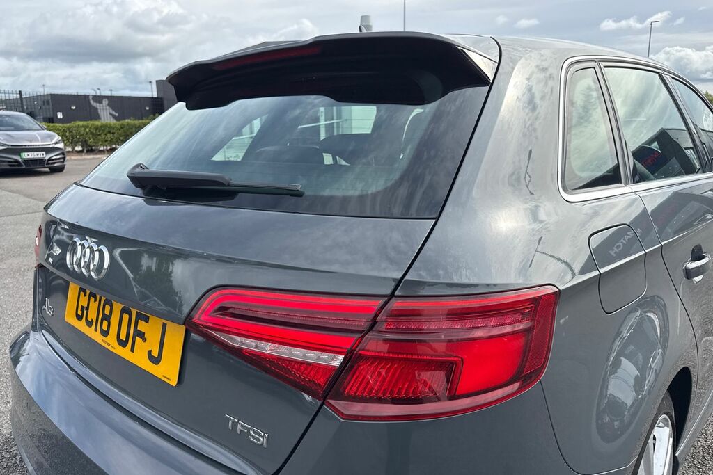 Audi A3 A3 Sportback 35 Tfsi S Line Black Edition White #31