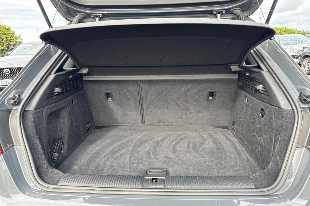Audi A3 A3 Sportback 35 Tfsi S Line Black Edition White #9