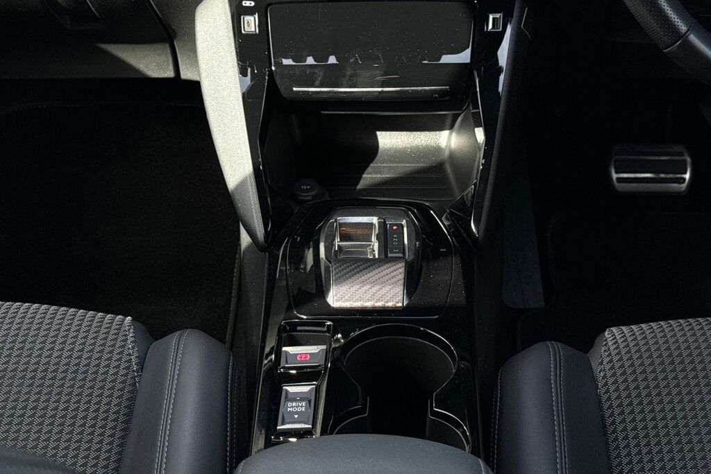 Peugeot 2008 Gt White #37