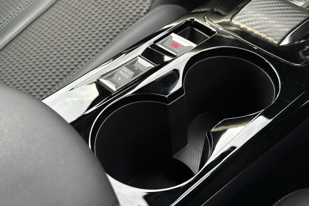 Peugeot 2008 Gt White #54