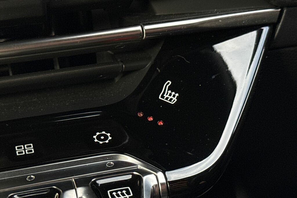 Peugeot 2008 Gt White #49