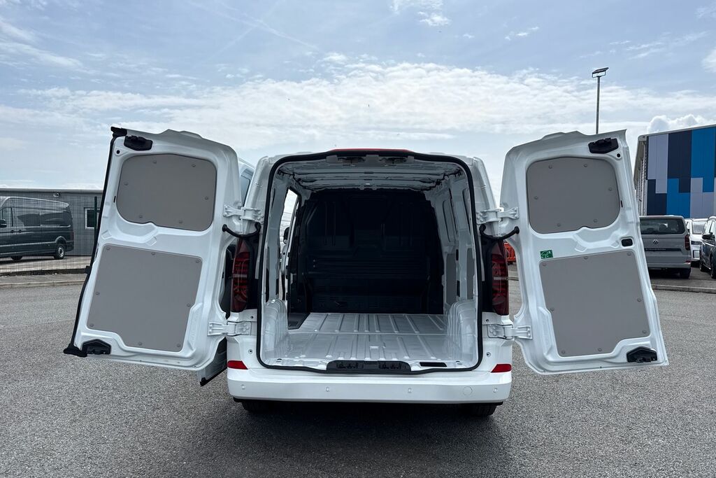Volkswagen E-Transporter 100Kw 65Kwh Commerce Plus Van 5 Plus White #6