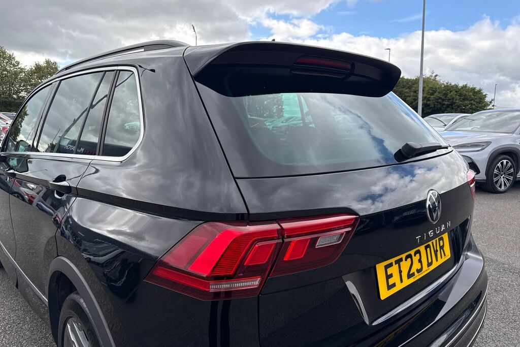Volkswagen Tiguan Elegance White #30