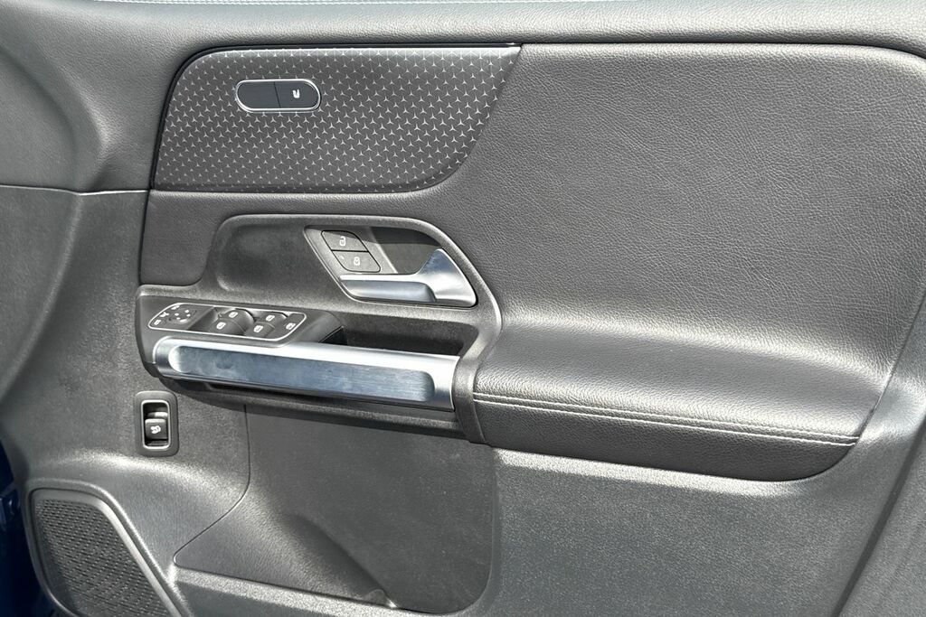 Mercedes-Benz GLB Class Sport Executive Silver #22