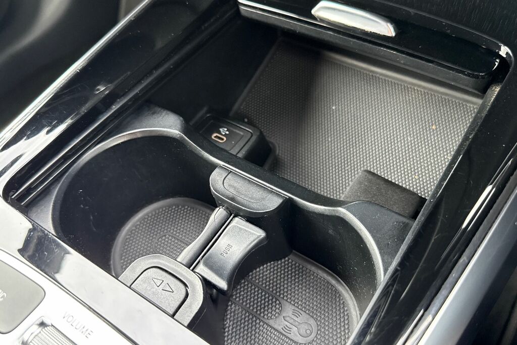 Mercedes-Benz GLB Class Sport Executive Silver #47