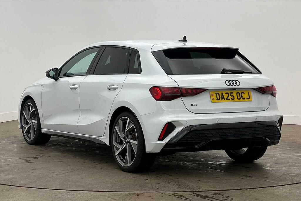 Audi A3 Black Edition 35 Tfsi 150 Ps S Tronic White #2
