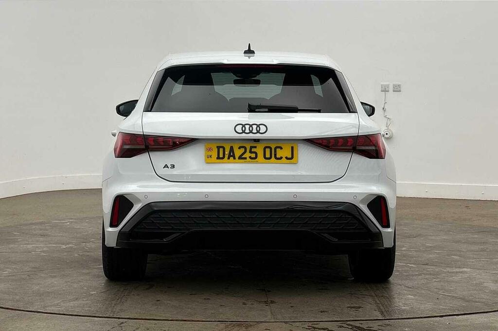 Audi A3 Black Edition 35 Tfsi 150 Ps S Tronic White #7