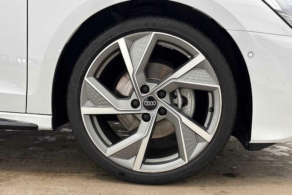 Audi A3 Black Edition 35 Tfsi 150 Ps S Tronic White #4