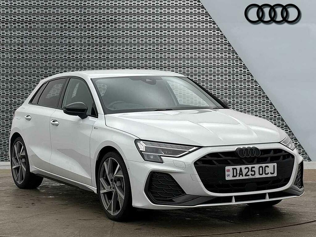 Audi A3 Black Edition 35 Tfsi 150 Ps S Tronic White #1