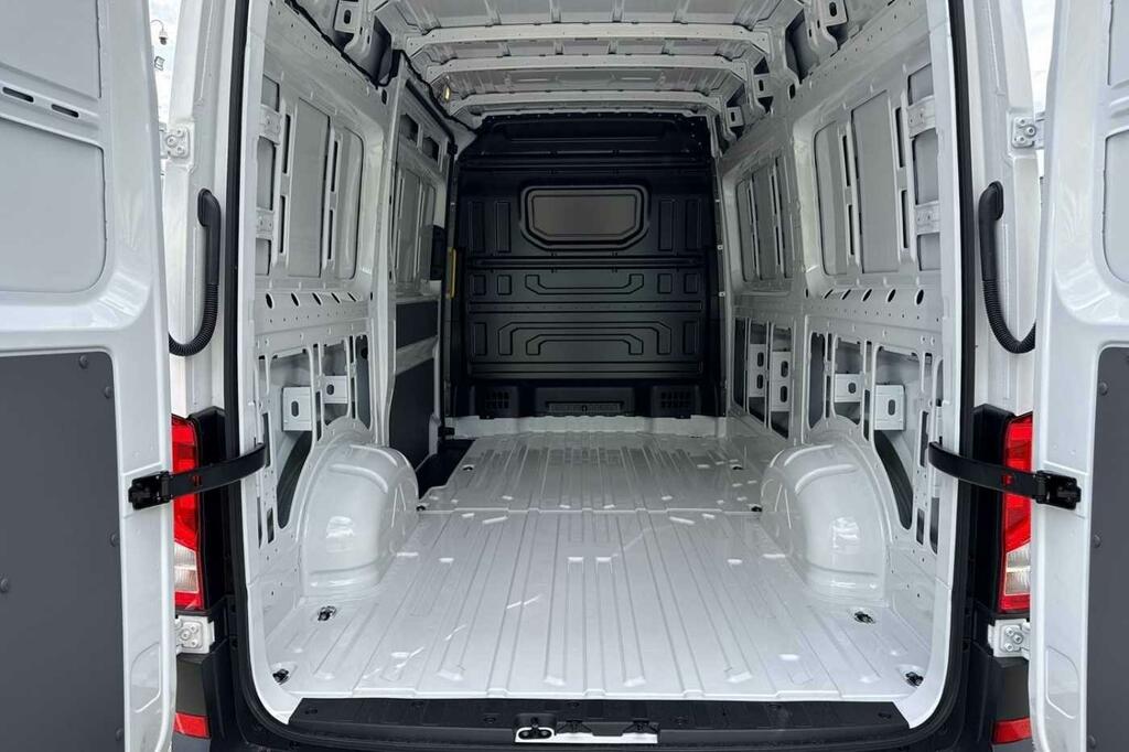 Volkswagen Crafter Cr35 Panel Van Commerce Mwb 163 Ps 2.0 Tdi 6Sp Man Grey #9