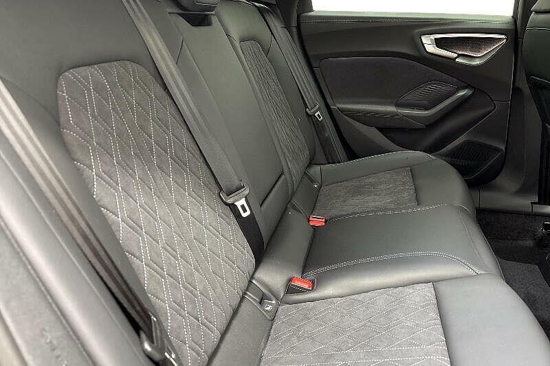 Audi A5 2.0 E-hybrid 25.9Kwh Technik Estate Plu White #9