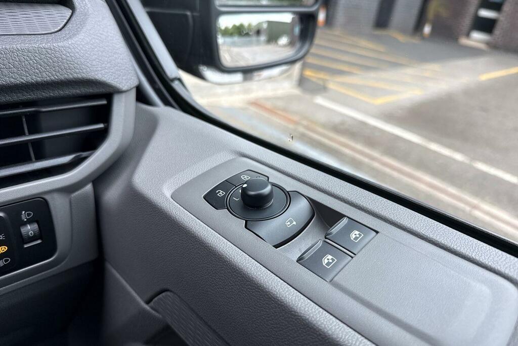 Volkswagen E-Transporter 160Kw 65Kwh Commerce Pro Van Grey #17