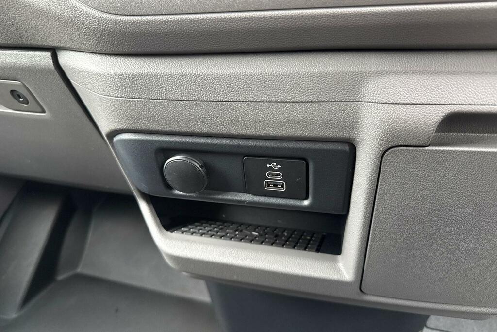 Volkswagen E-Transporter 160Kw 65Kwh Commerce Pro Van Grey #49