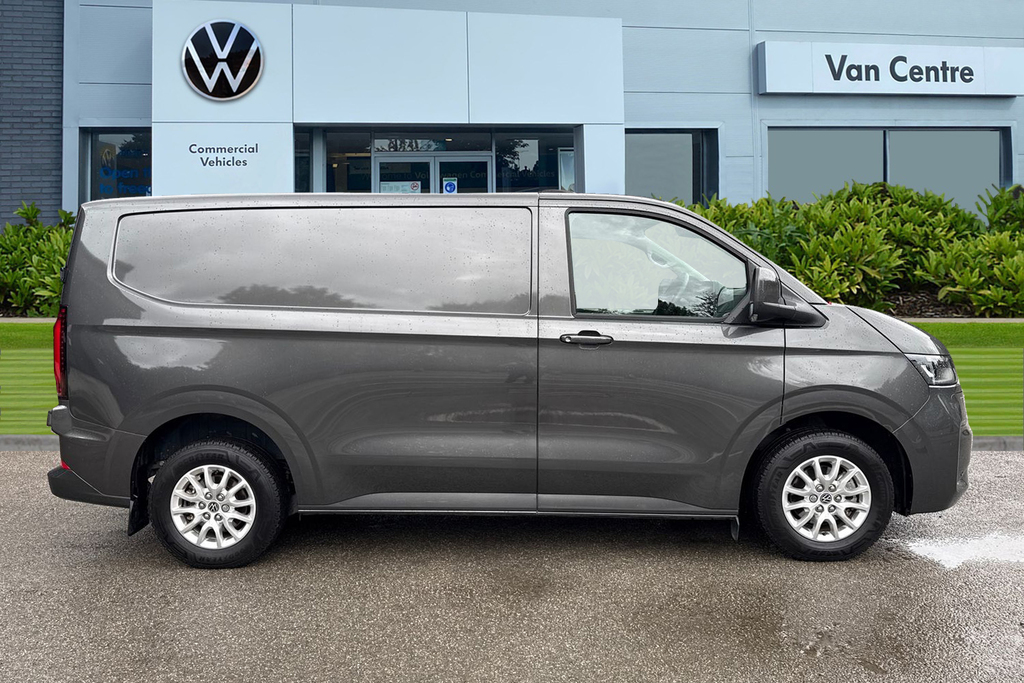 Volkswagen E-Transporter Lwb 218Ps 65Kwh 5 Seats Black #3