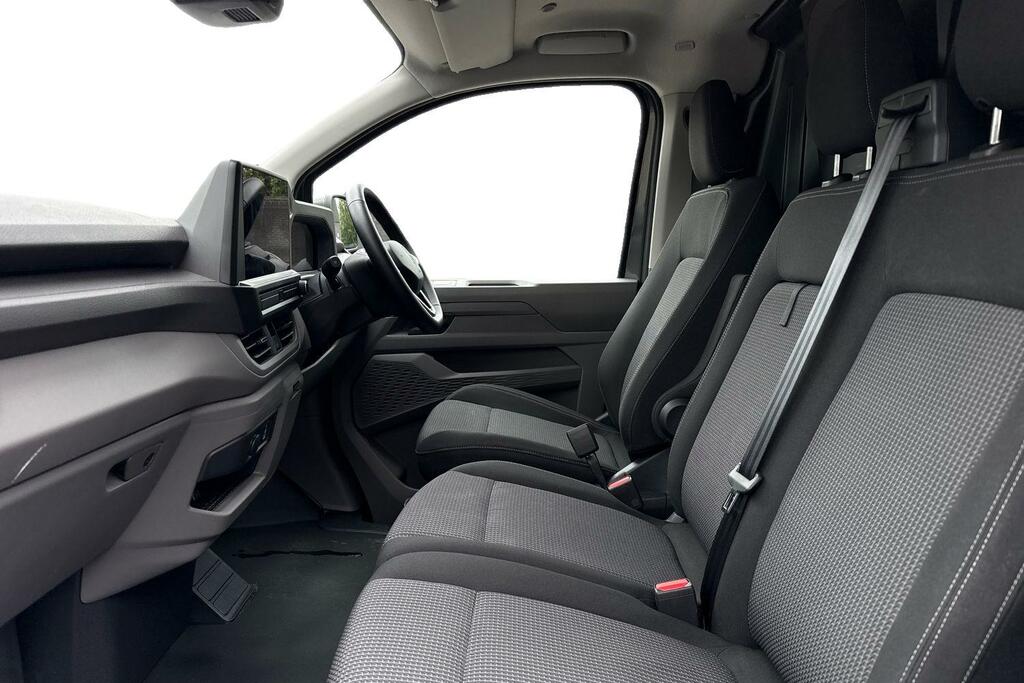 Volkswagen E-Transporter Lwb 218Ps 65Kwh 5 Seats Black #15