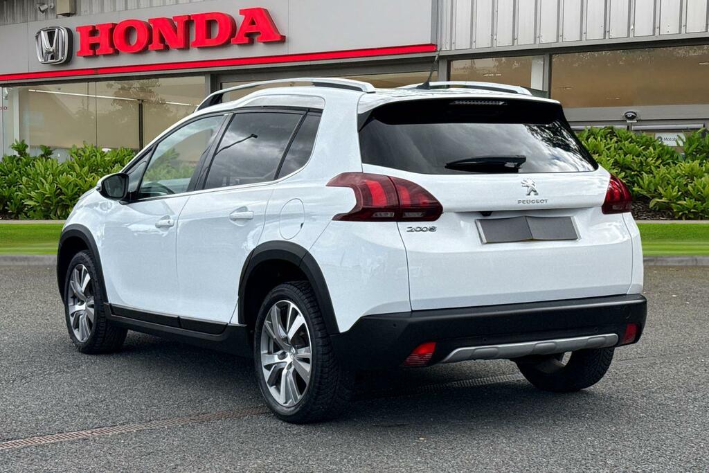 Peugeot 2008 1.2 Puretech Allure Premium Suv White #3