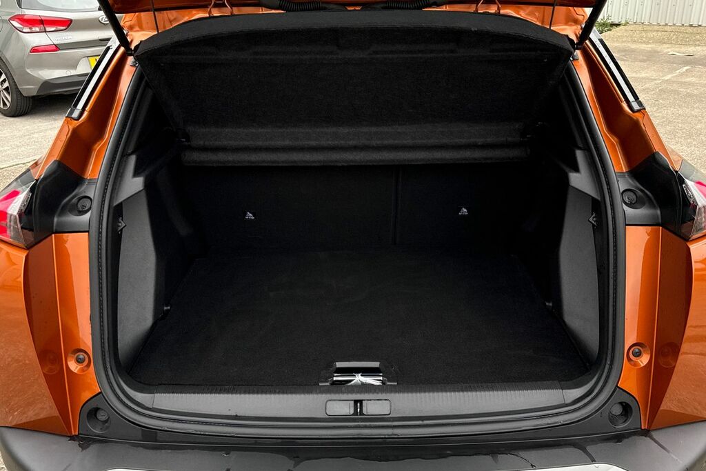 Peugeot e-2008 50Kwh Allure Premium 7Kw Charger Orange #6