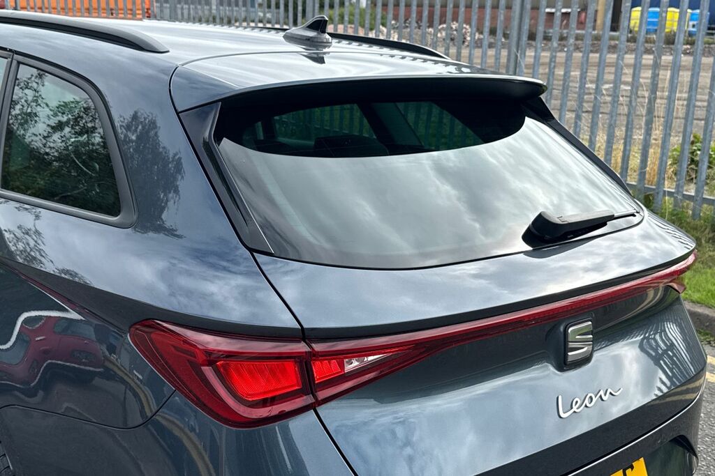 Seat Leon Leon 1.5 Tsi Evo Fr Sport Ez Estate Red #7