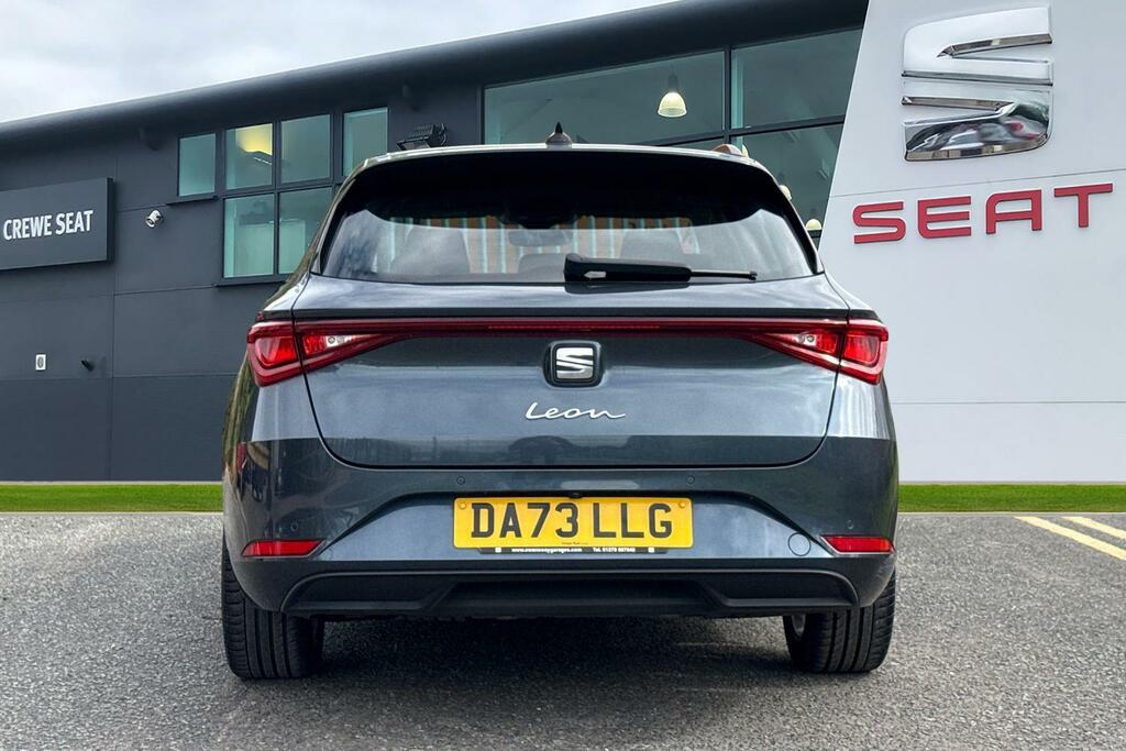 Seat Leon Leon 1.5 Tsi Evo Fr Sport Ez Estate Red #4