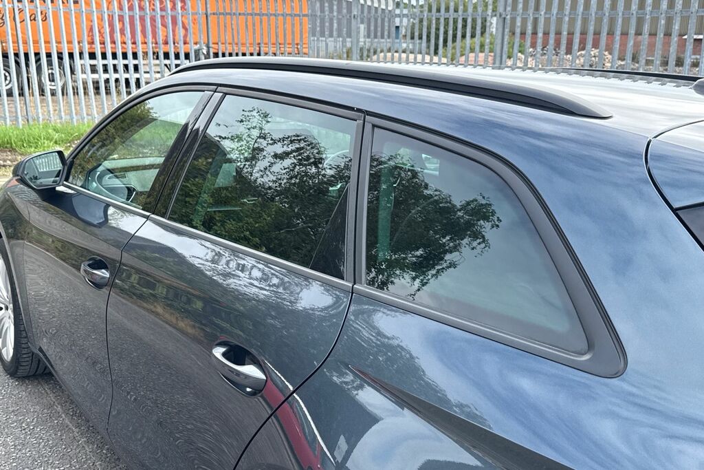 Seat Leon Leon 1.5 Tsi Evo Fr Sport Ez Estate Red #24