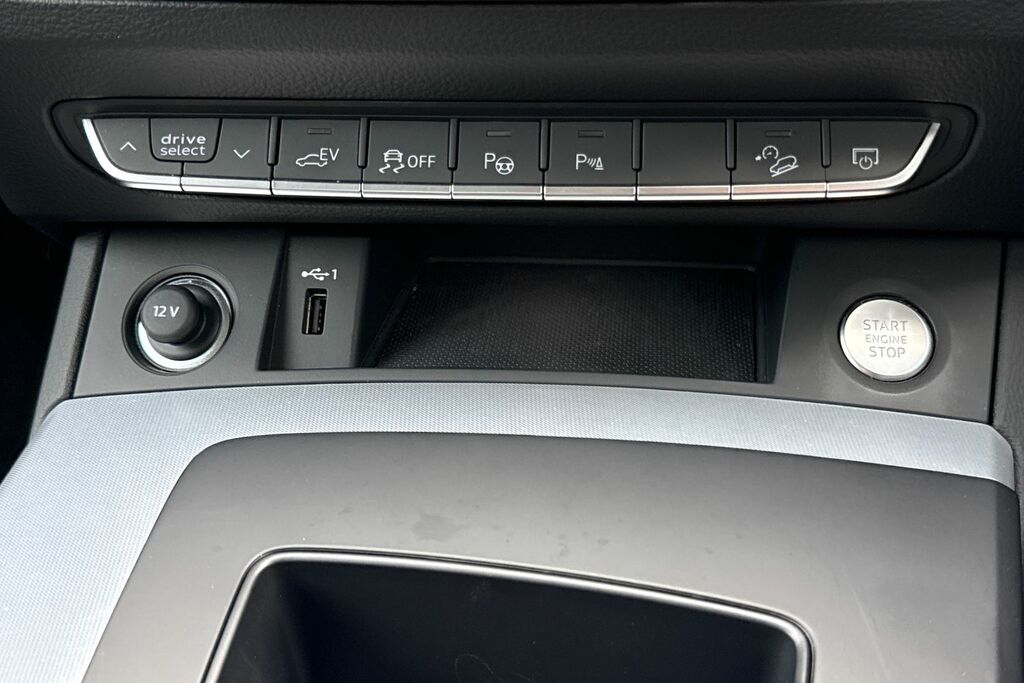 Audi Q5 2.0 Tdi Quattro Launch Edition S Tronic 2025 Grey #49
