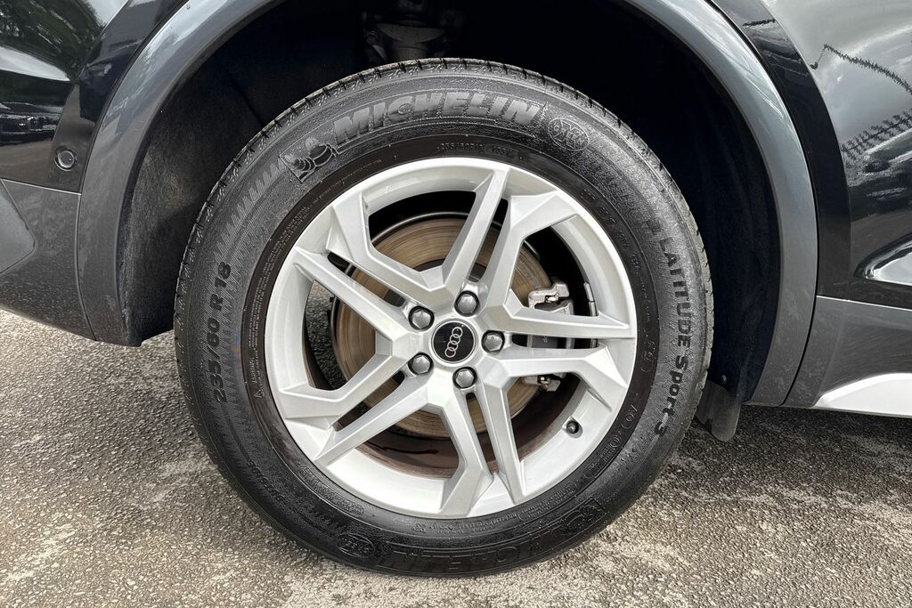 Audi Q5 2.0 Tdi Quattro Launch Edition S Tronic 2025 Grey #11