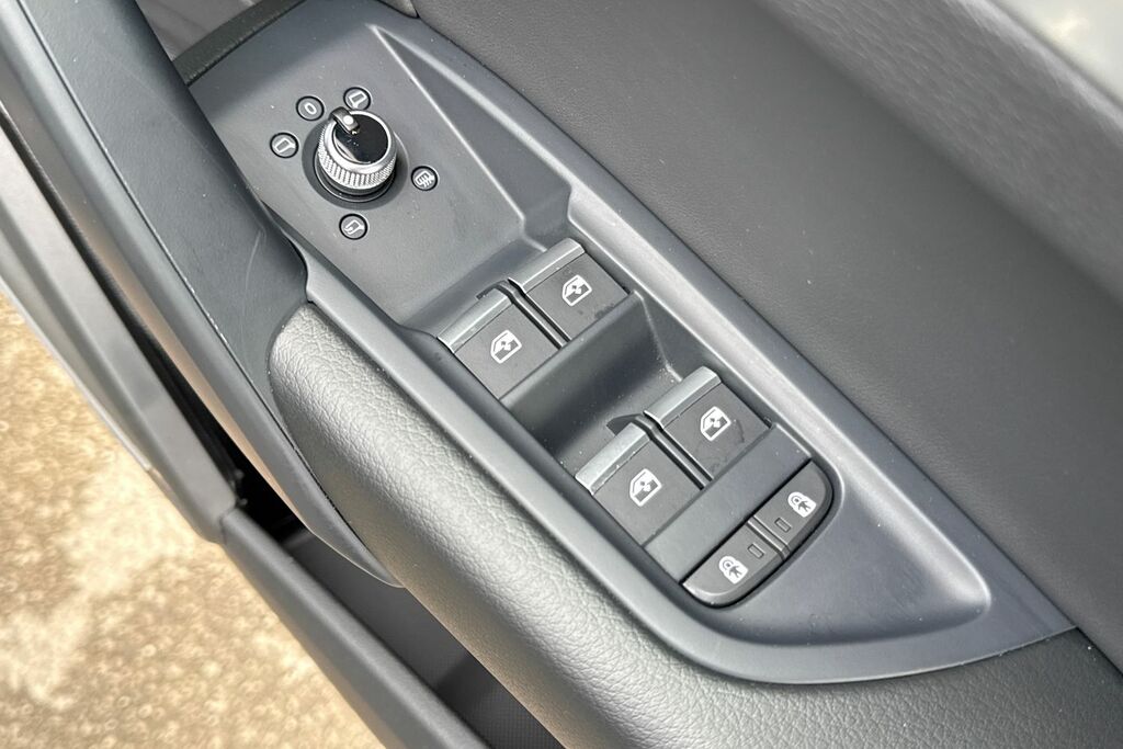 Audi Q5 2.0 Tdi Quattro Launch Edition S Tronic 2025 Grey #28