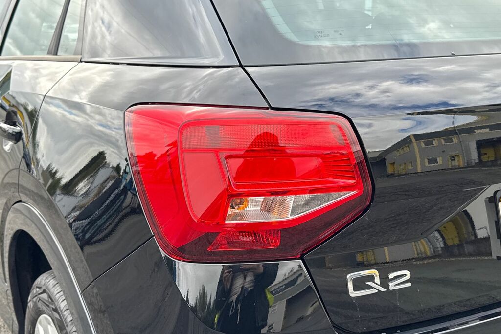 Audi Q2 1.5 Tfsi Cod 35 Black Edition Suv Manua FV26KZL Blue #7