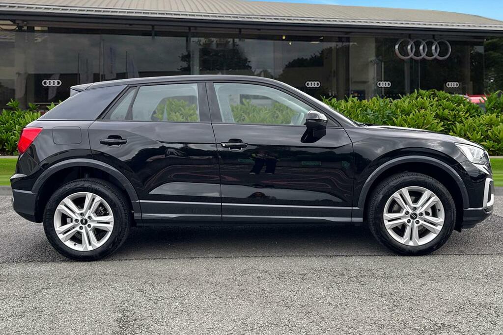 Audi Q2 1.5 Tfsi Cod 35 Black Edition Suv Manua FV26KZL Blue #3