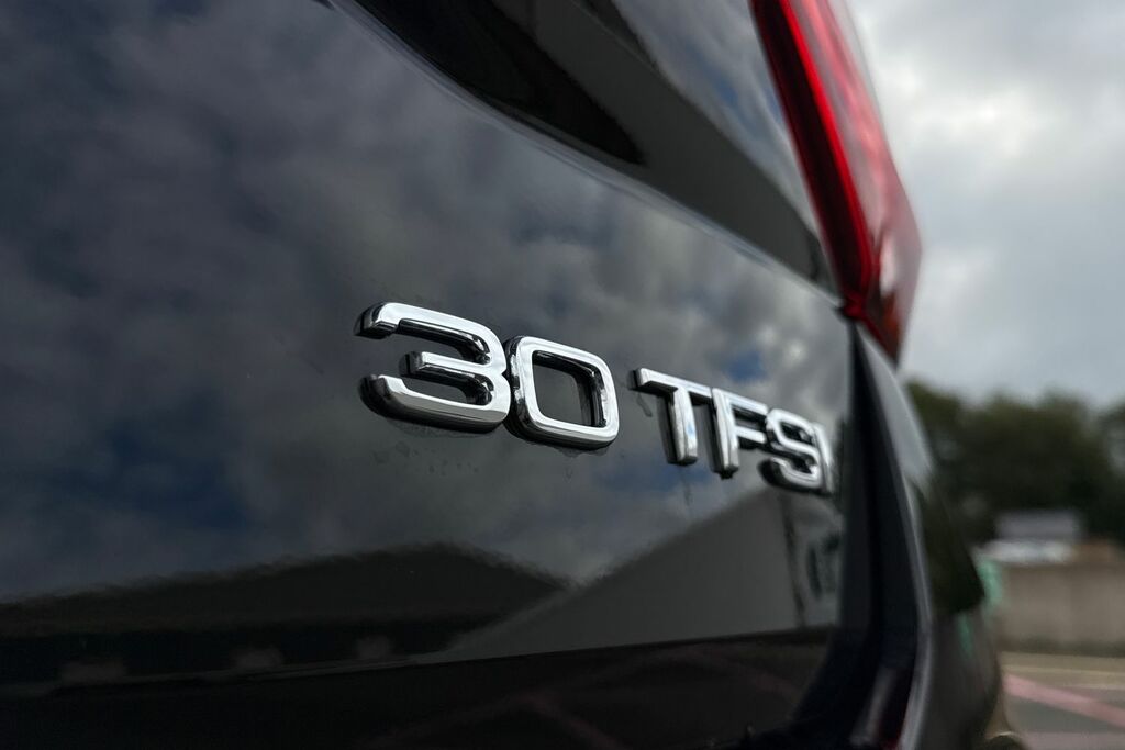 Audi Q2 1.5 Tfsi Cod 35 Black Edition Suv Manua FV26KZL Blue #32
